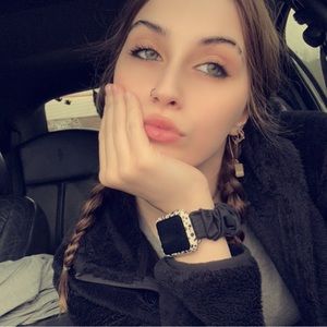 Meet your Posher, Gabby